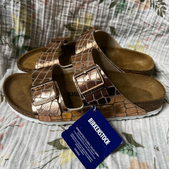Birkenstock Metallic Rose Gold Gator Gleam Rose Gold Arizona Sandals - Picture 3 of 8